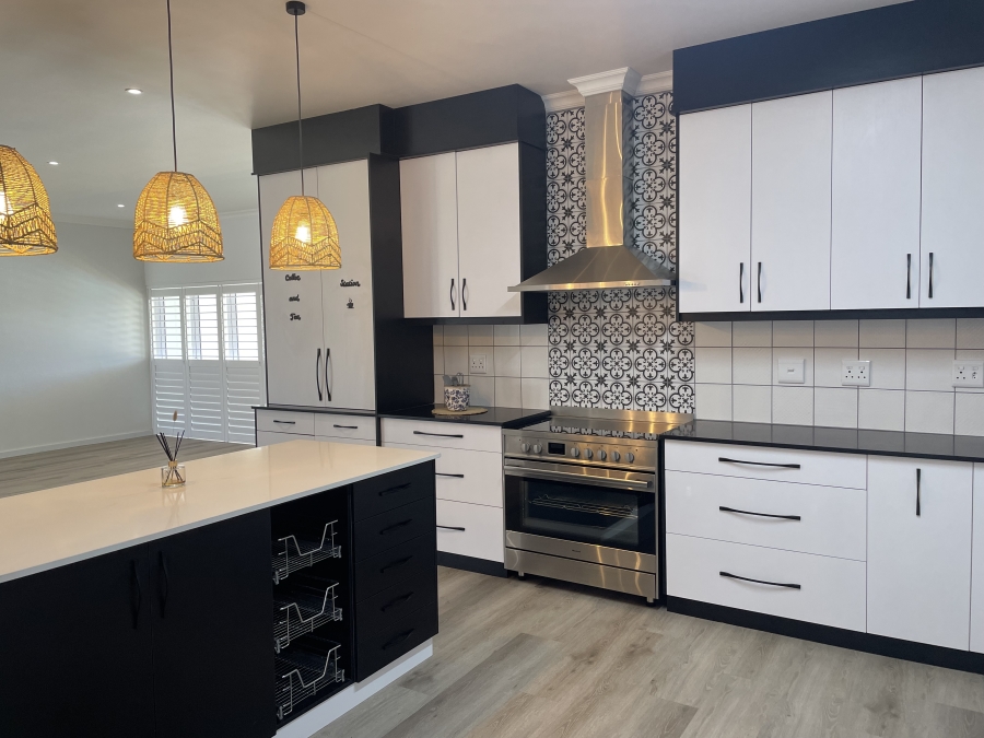 3 Bedroom Property for Sale in Country Club Western Cape